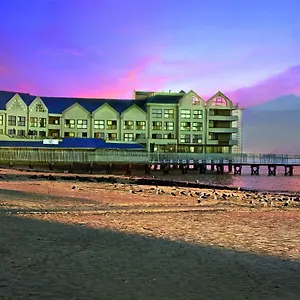 Apartment Pavilion